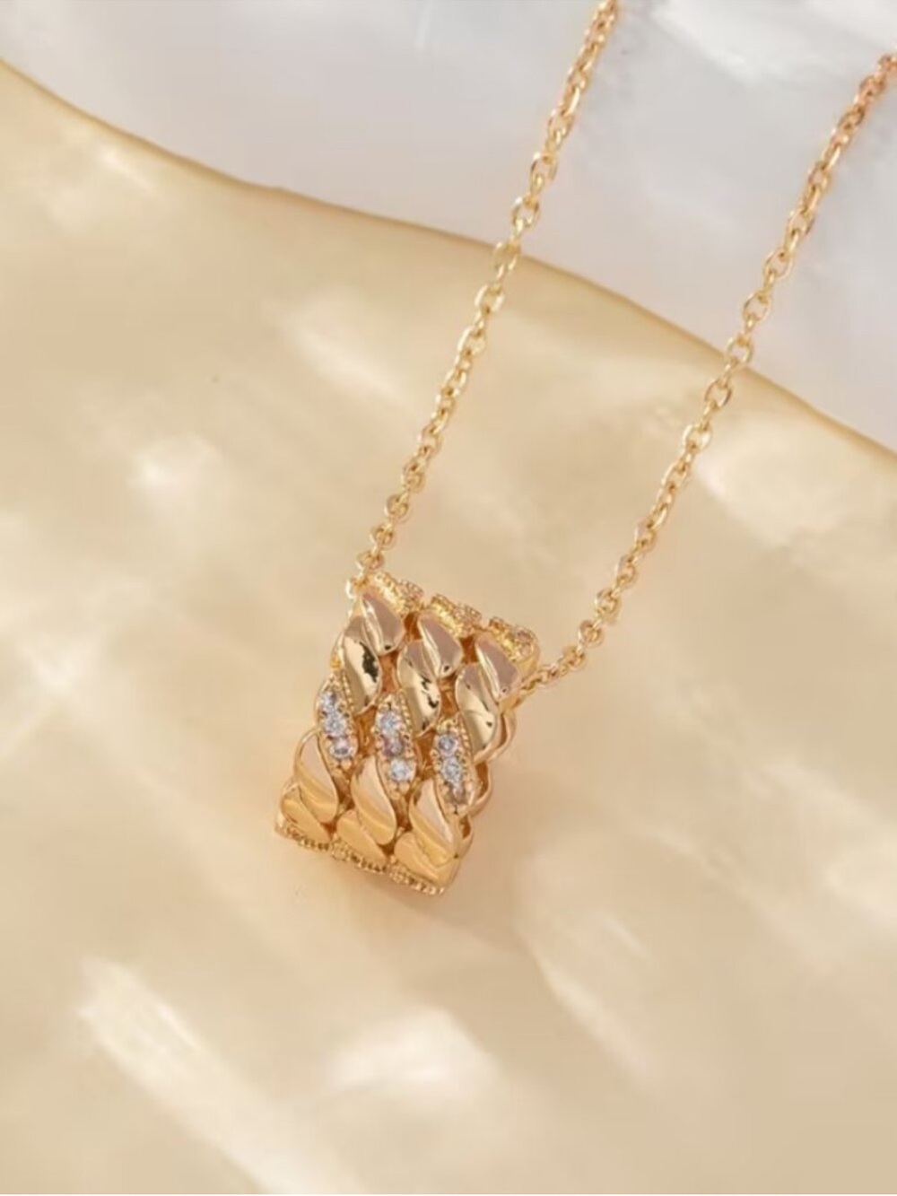 18K Gold Womens 1ct Diamond Barrel Pendant Necklace Ladies
18 K Silver Jewelry